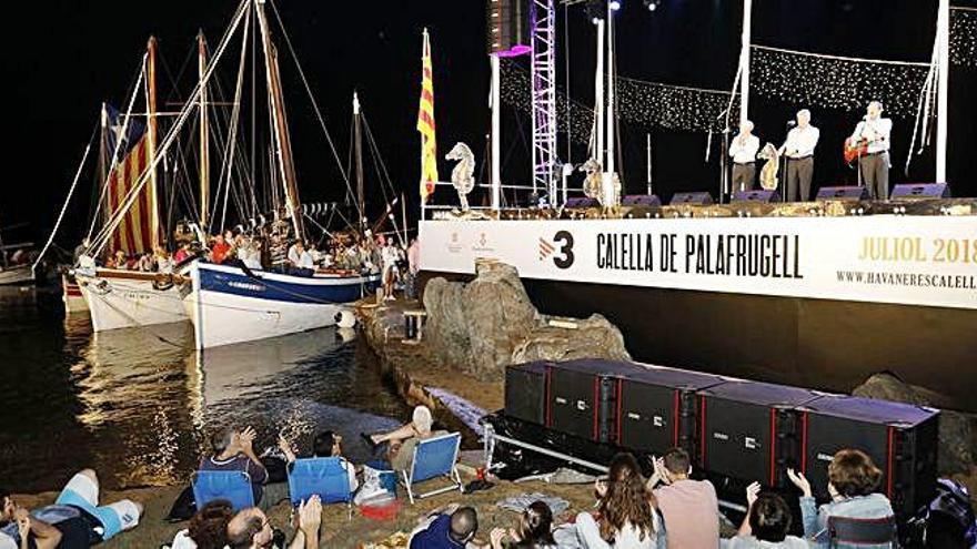 Una edició passada de la Cantada d&#039;Havaneres a Calella.