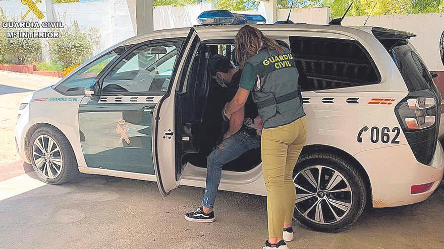 Detenciones de varias personas por secuestro y torturas en el Perellonet.