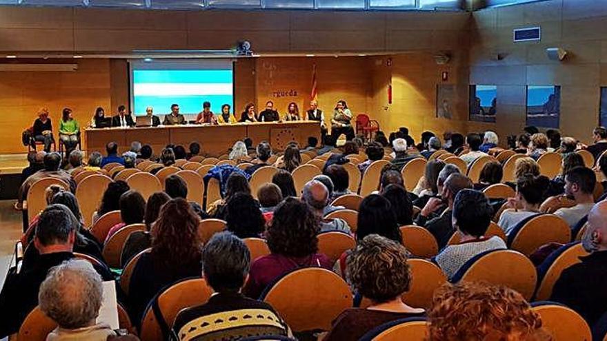 Instant de l&#039;assemblea de l&#039;associació Pro Disminuïts Psíquics del Berguedà, dimecres al Pavelló de Suècia