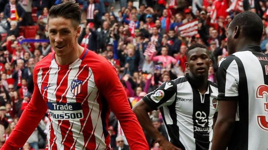 Fernando Torres celebra su gol ante el Levante.