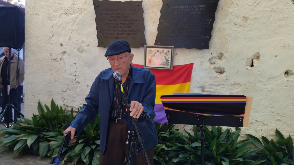 Fernando Oltra, de 89 años, hijo de uno de los fusilados