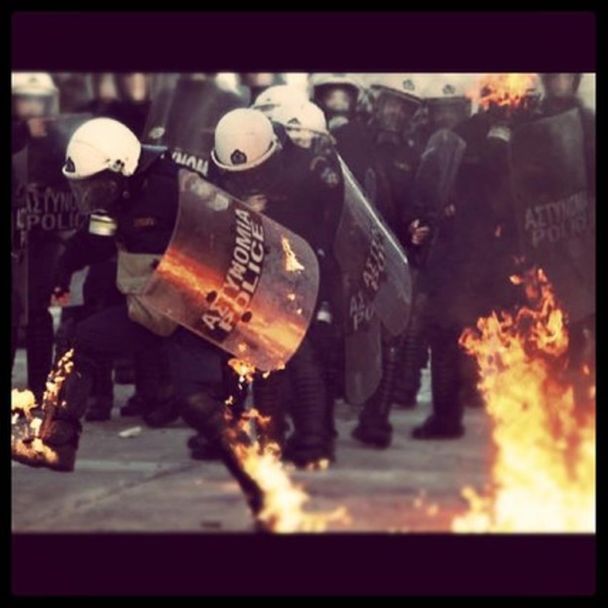 Enfrontaments de la policia contra els manifestants.