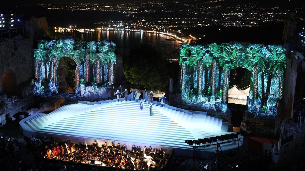 La producción de la ópera 'Aida' de Verdi, grabada en el Teatro Antico di Taormina.