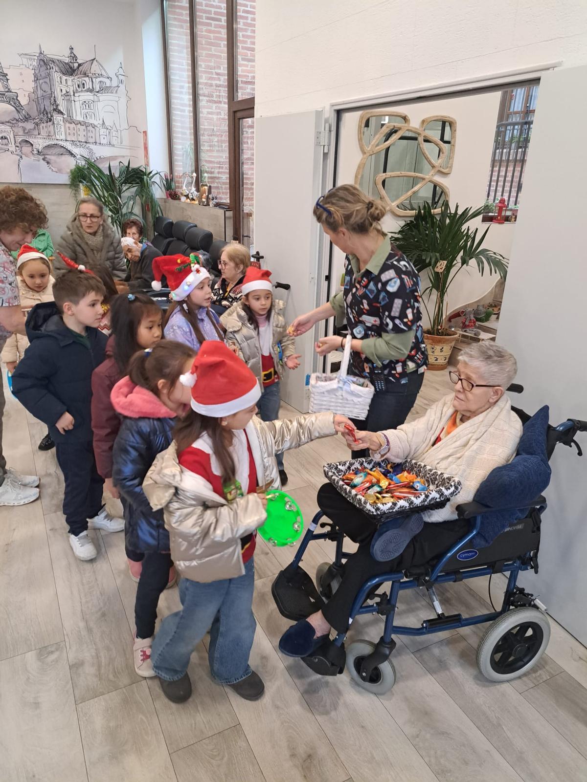 El colegio Virgen de la Vega de Benavente celebra la Navidad