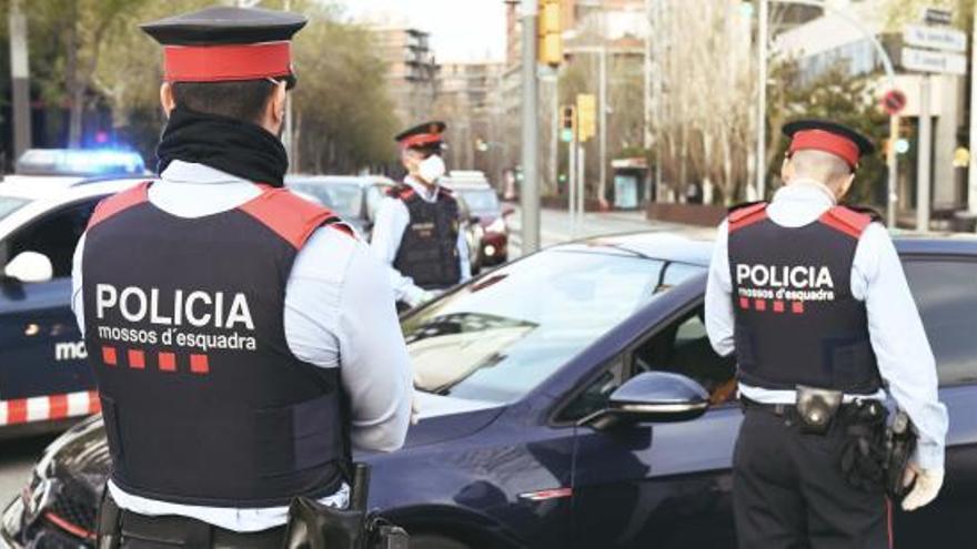 Una imatge de Mossos d&#039;Esquadra en un control.