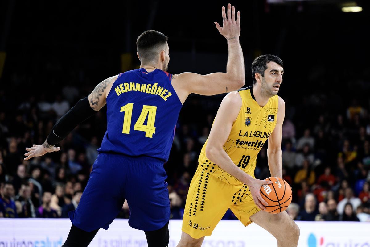 Giorgi Shermadini, davant d'Hernangómez, ha estat el màxim anotador de La Laguna