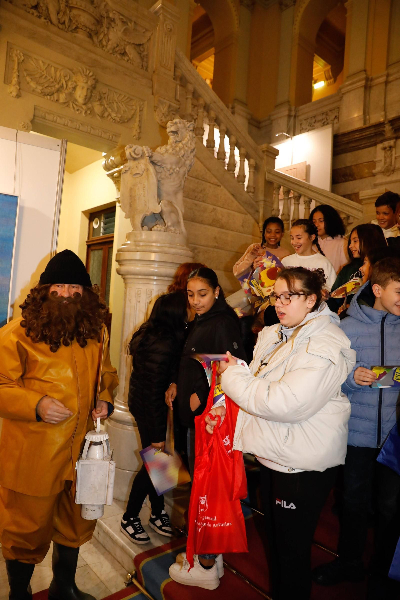 La visita del Anguleru a la Junta General y la petición del presidente: unos Presupuestos
