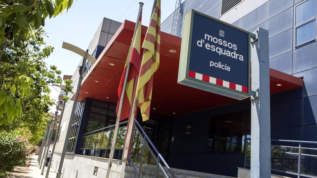 Comisaría de Mossos d'Esquadra en el barrio del Pomar de Badalona.