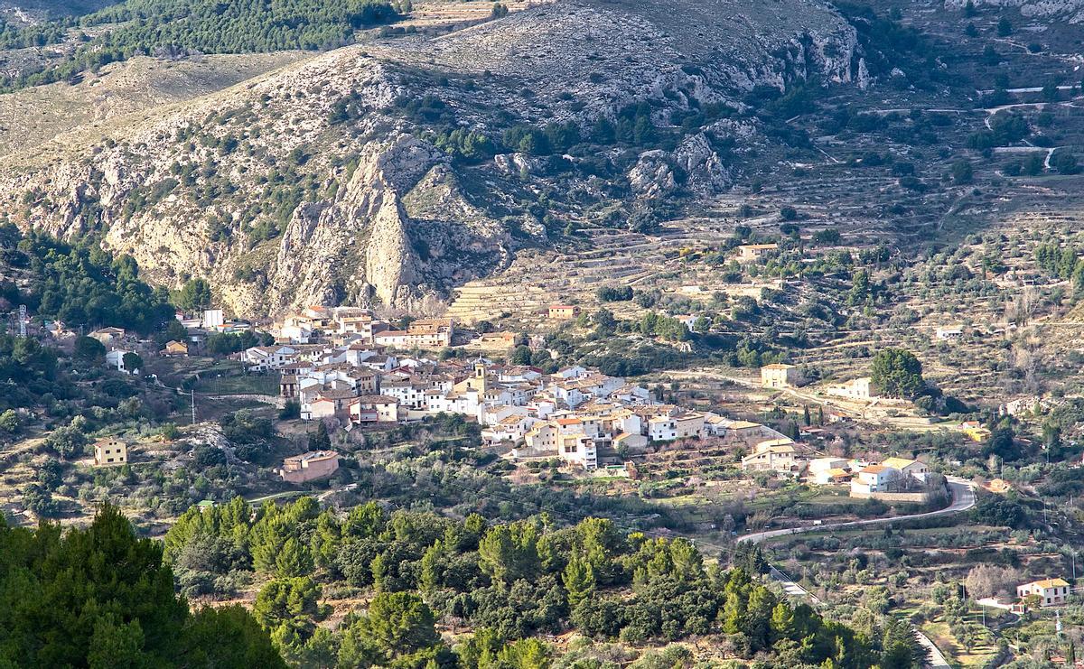 Paisaje de montaña y abancalado de Confrides.