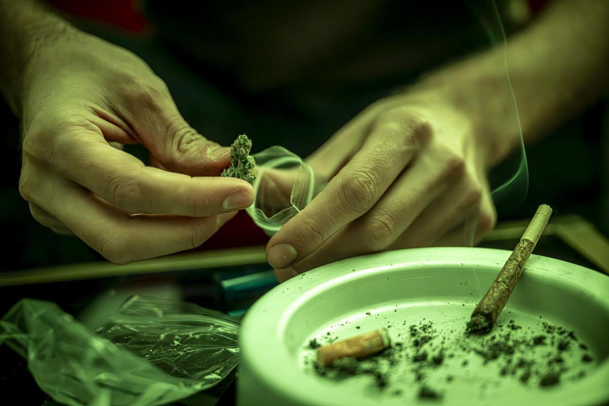 Limitan el consumo de cannabis en Barcelona.