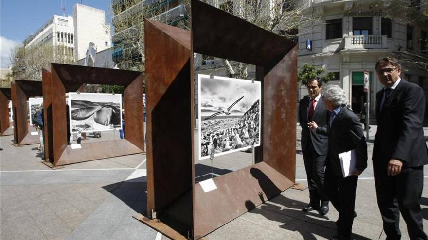 La Bienal sorprende al paseante con obras del maestro Salgado