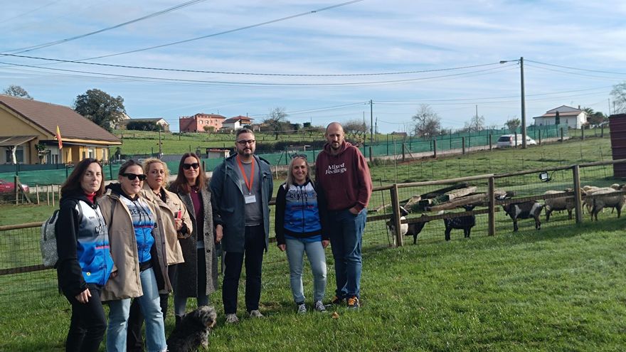 El zoológico de Tuernes programa una visita a Aliatar para pequeños con autismo