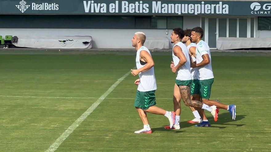 Pablo García entrena con el Betis mientras avanza su fichaje al Hull City