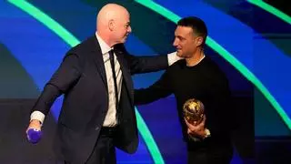 Infantino le pide disculpas a Scaloni: "Claro que los campeones del mundo pueden tocar la Copa"
