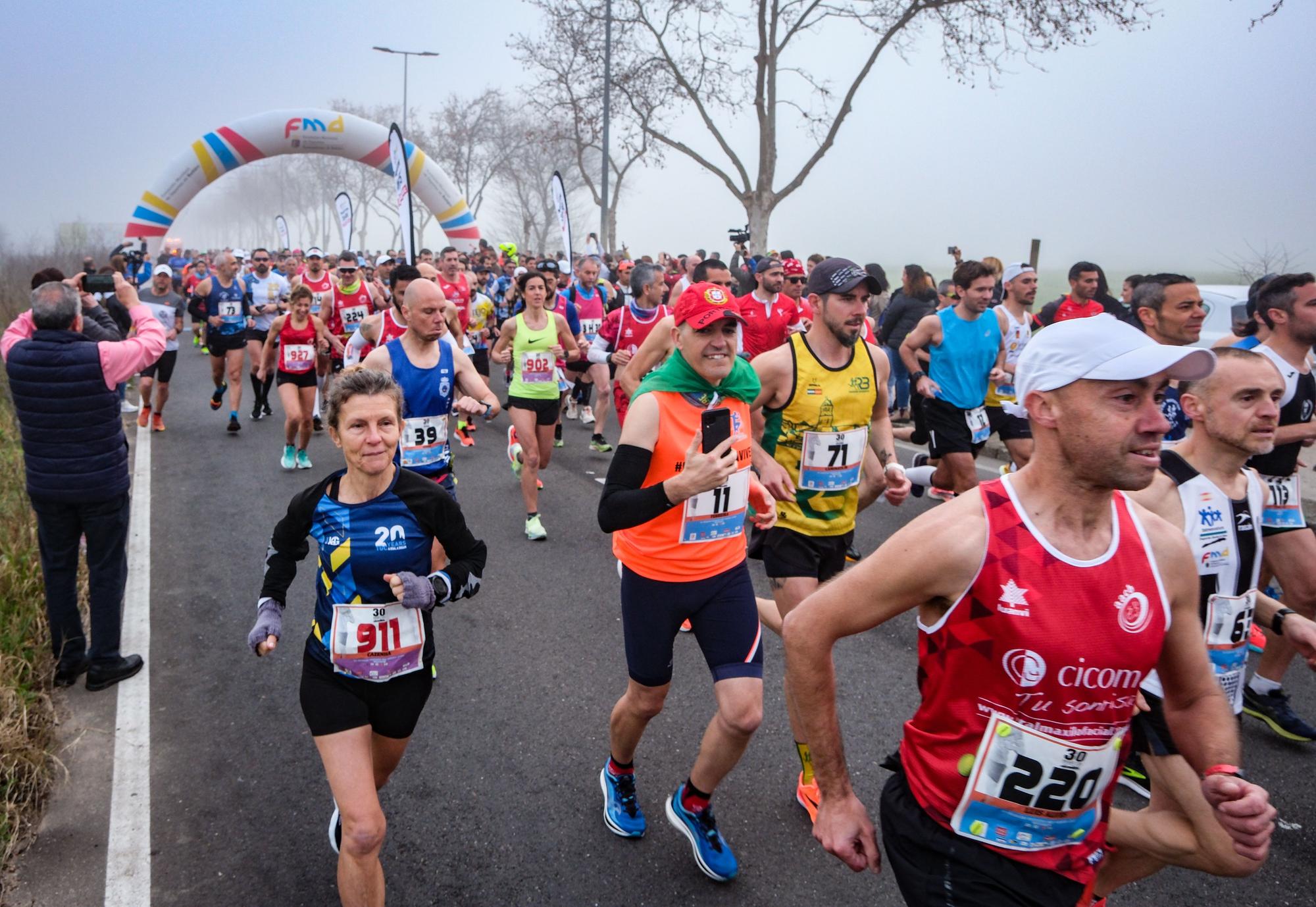 30 Maratón y 8 Medio Maratón Popular Ciudad de Badajoz en imágenes