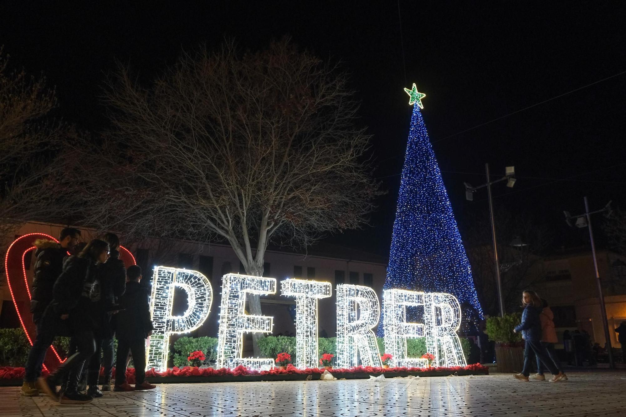 Así son las luces de Navidad en Petrer