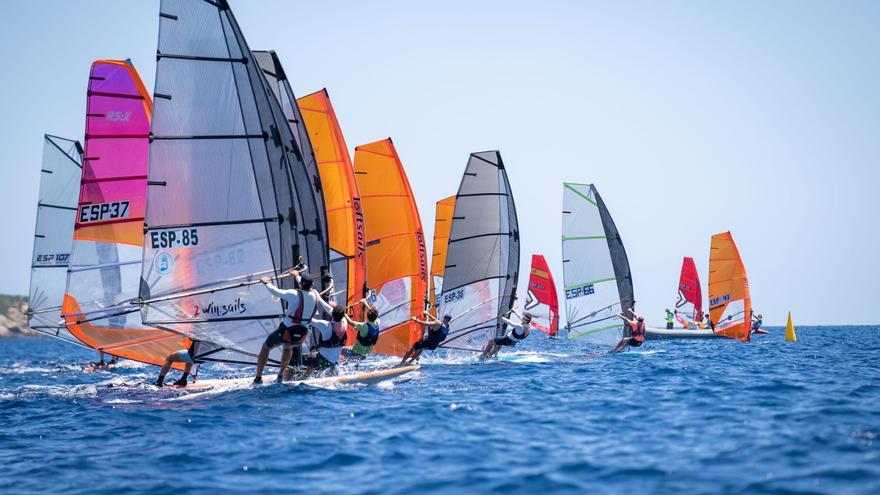 Ibiza acoge el Campeonato de Europa y el Masters Mundial de la clase raceboard de windsurf