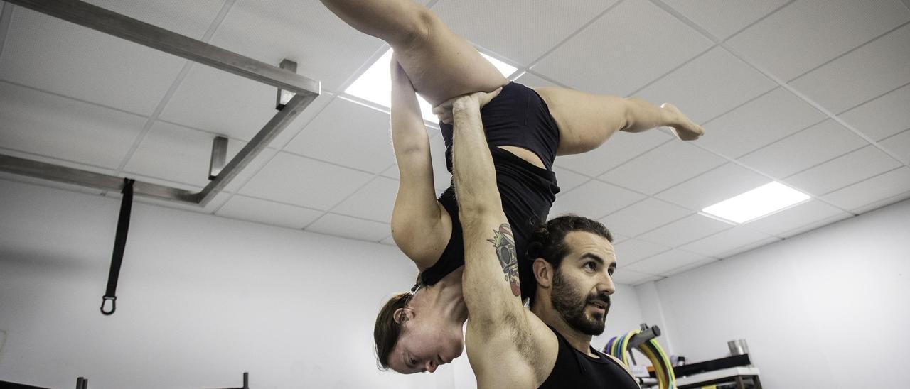 Wachu y Vanesa durante un ensayo en la Fundación Igual Arte.