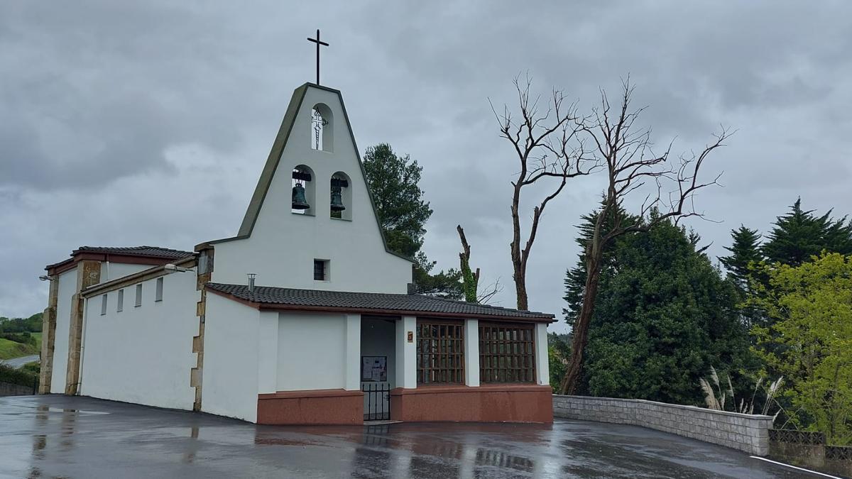 Iglesia de Santiago, en Pruvia.