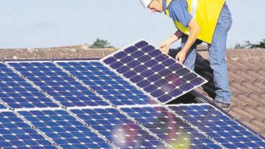 Almassora rebajará tributos a casas que sumen energía solar