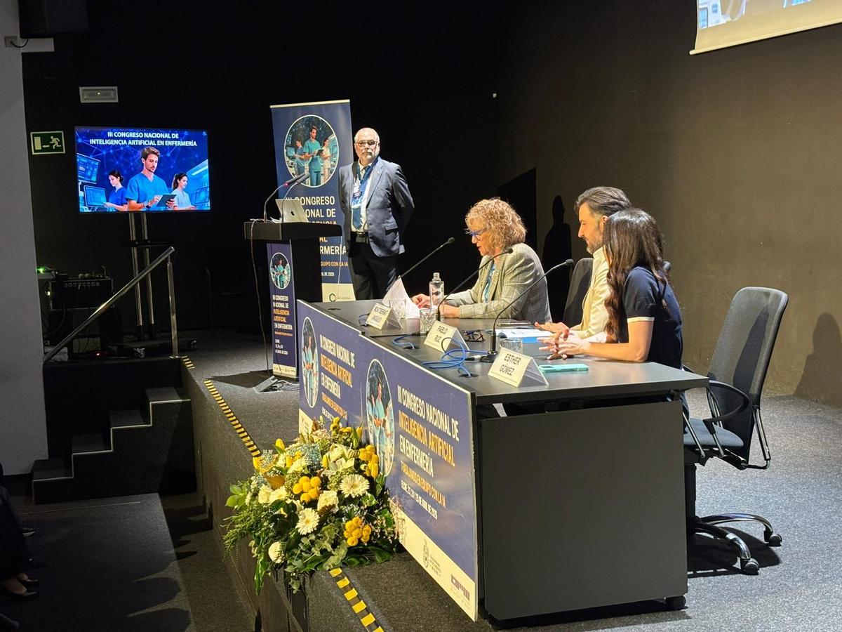 Mesa presidencial durante la inauguración del congreso en Elche