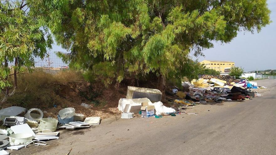 Los vertederos sin control aumentan durante el verano en Castelló