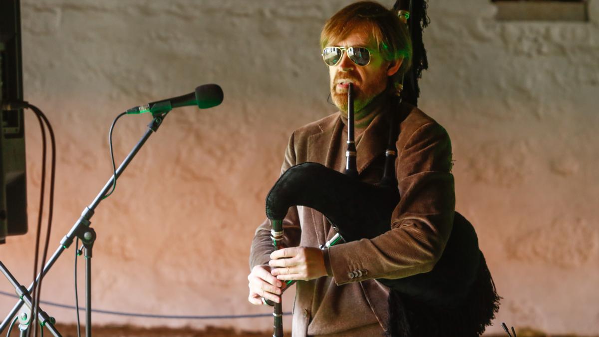 Budiño durante el concierto de inauguración de las casas modernistas de A Illa.