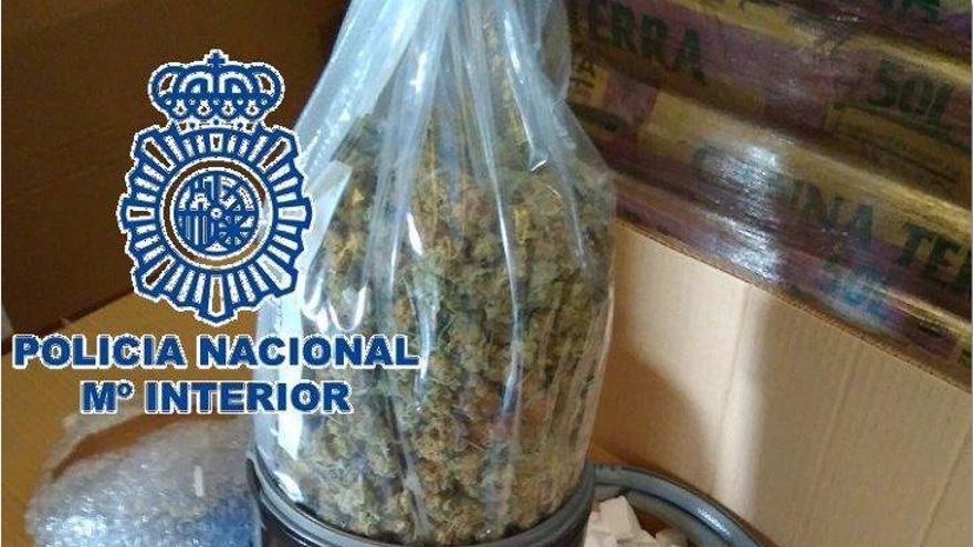 Droga intervenida por la Policía.