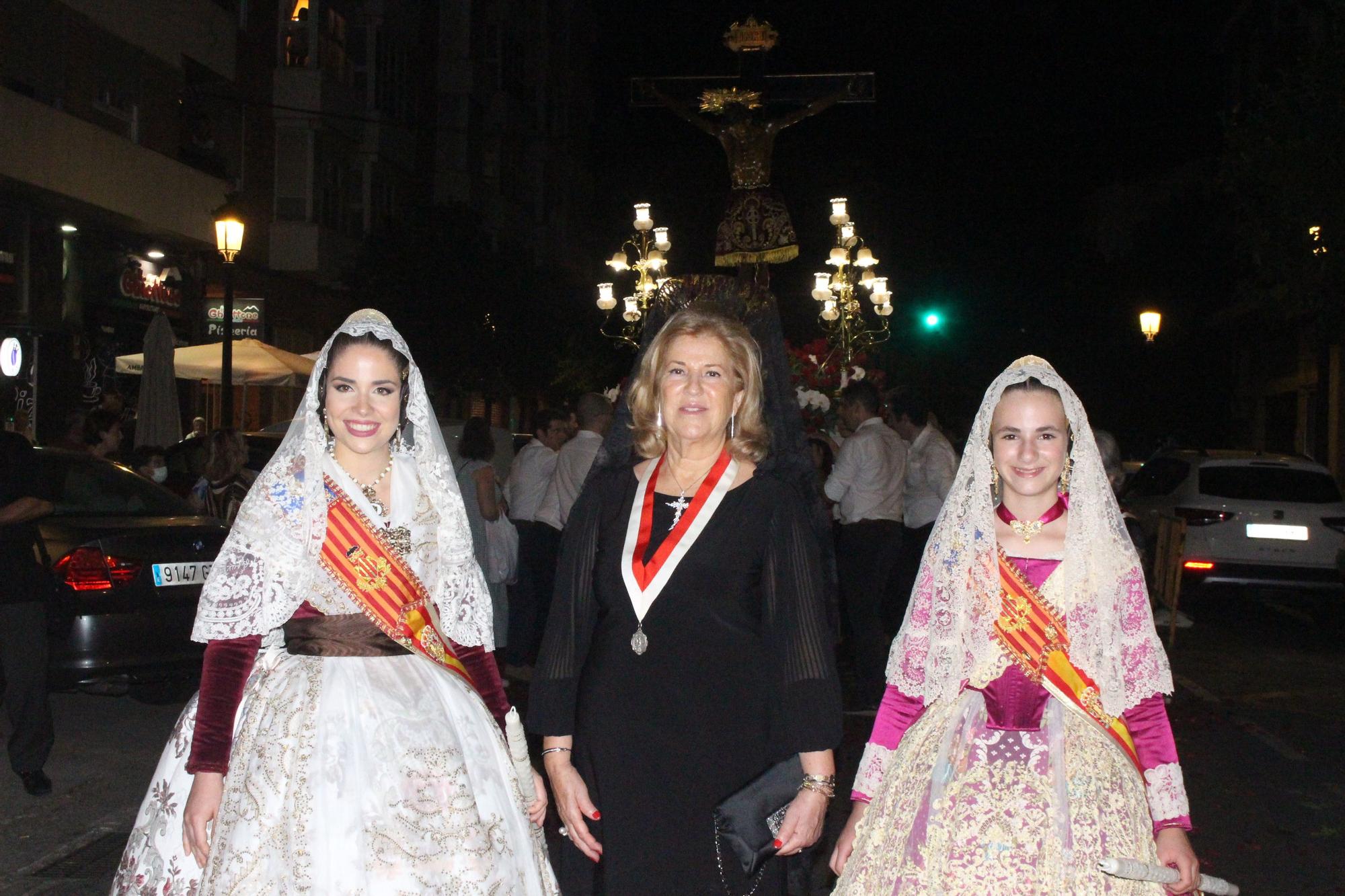 Carmen, Nerea, las cortes y las fallas de Zaidía acompañan al Cristo de la Fe