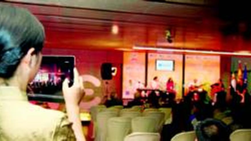 El Parlamento de Extremadura acoge el espectáculo musical &#039;Fusión España-China&#039;
