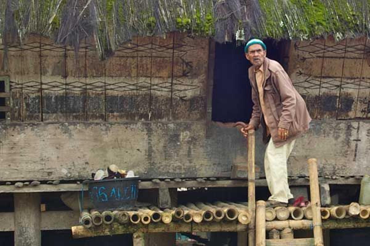 Algunos habitantes de Dokan siguen viviendo en las tradicionales casas de madera y paja.