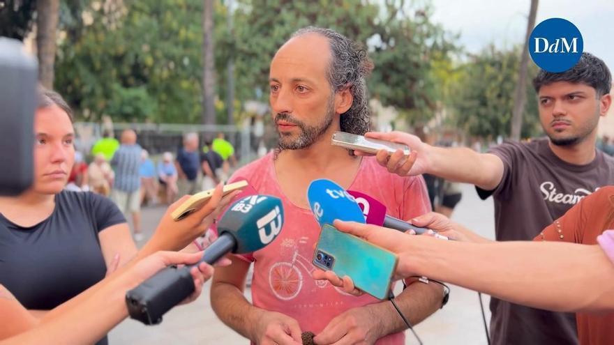VÍDEO | Activistas por la vivienda se reúnen en la plaza de España de Palma y descartan una acampada "si no sirve para avanzar"