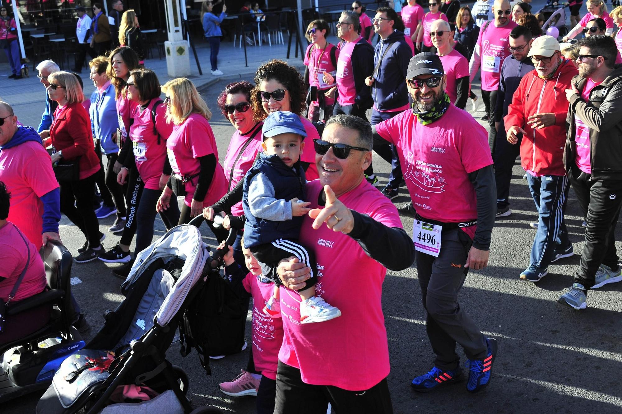 Una marea rosa imparable contra el cáncer de mama en Elche