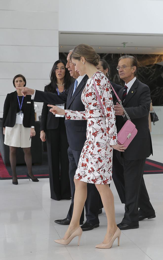 Letizia Ortiz en Portugal con vestido de CH Carolina Herrera