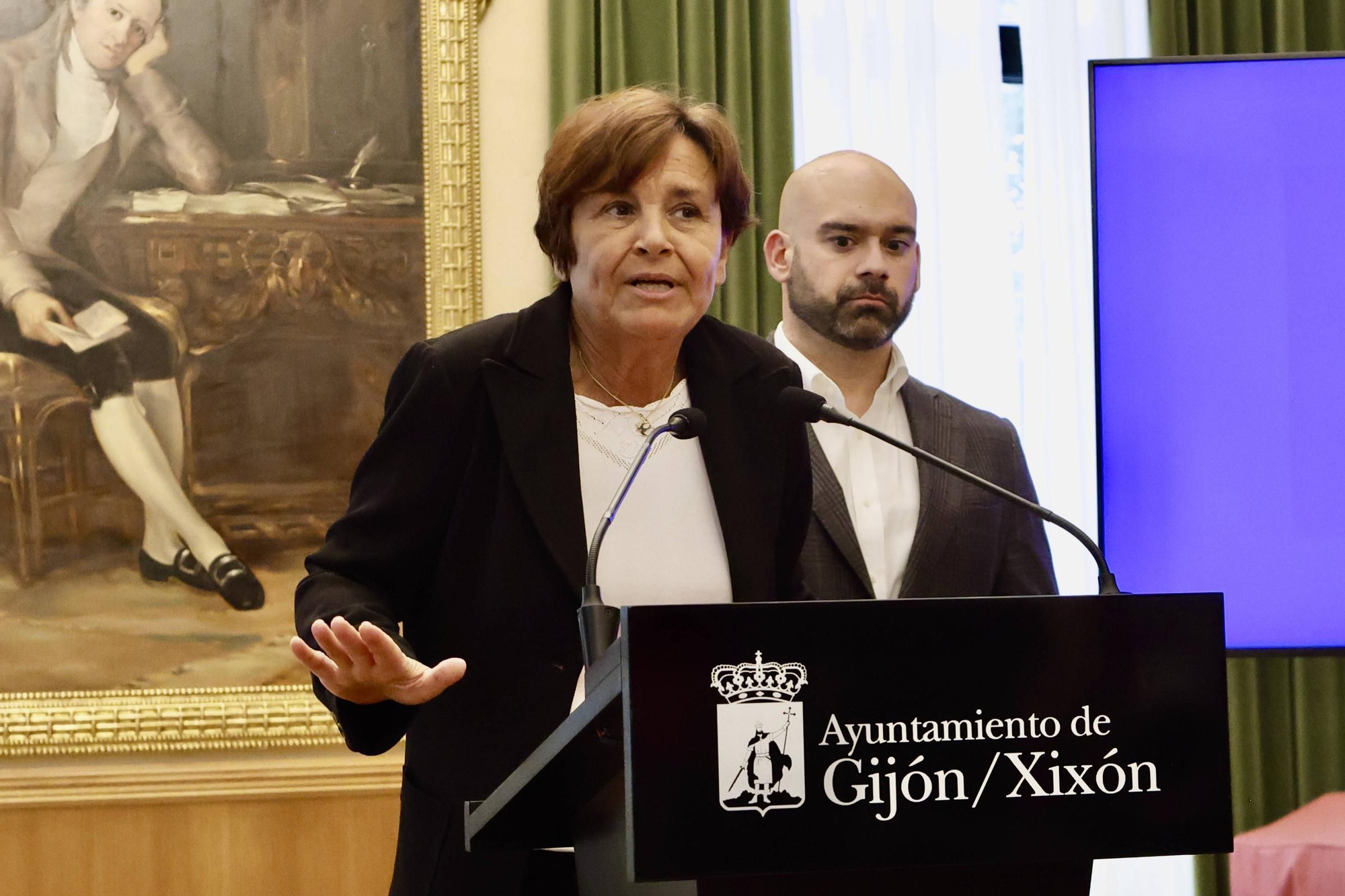 La comparecencia de Carmen Moriyón por Naval Gijón, en imágenes