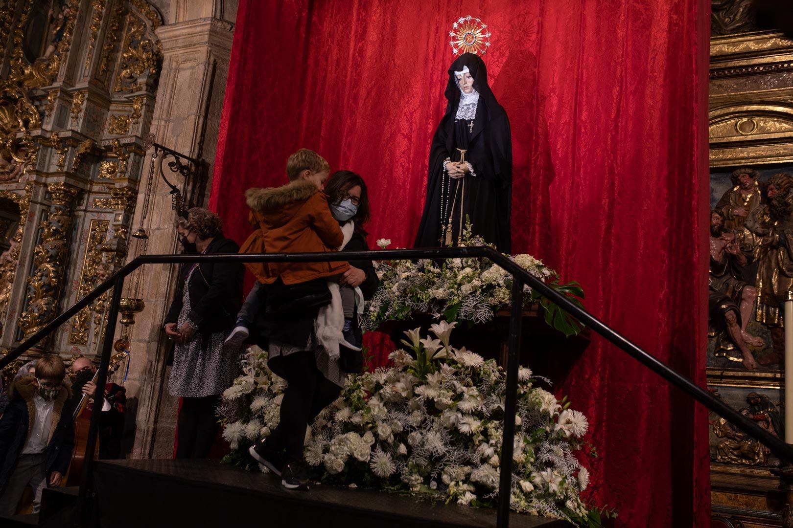 GALERÍA | La presentación de niños a la Virgen de la Soledad, en imágenes