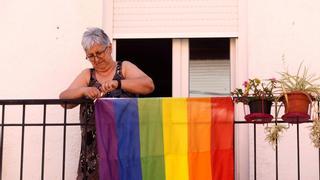 Feijóo y Abascal discrepan sobre el Orgullo mientras vetan la bandera LGTBI en varios ayuntamientos