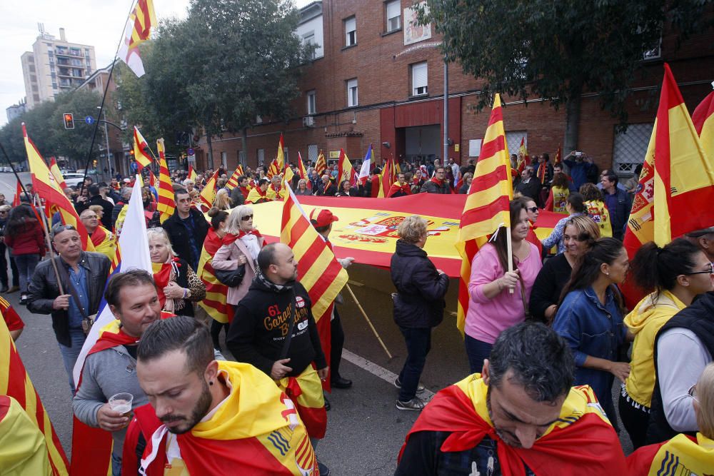 400 persones es manifesten a Girona en favor de la unitat d''Espanya i en contra del Govern destituït