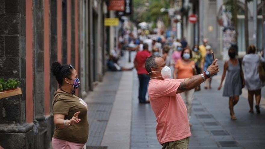 Canarias suma cuatro nuevas muertes, pero bajan los contagios