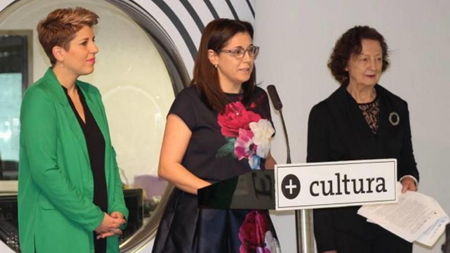 La consejera Noelia Arroyo; la directora gerente de Marevents, María del Mar Abenzas, y la presidenta de Factoría Cultural, Rosina Gómez&amp;ndash;Baeza