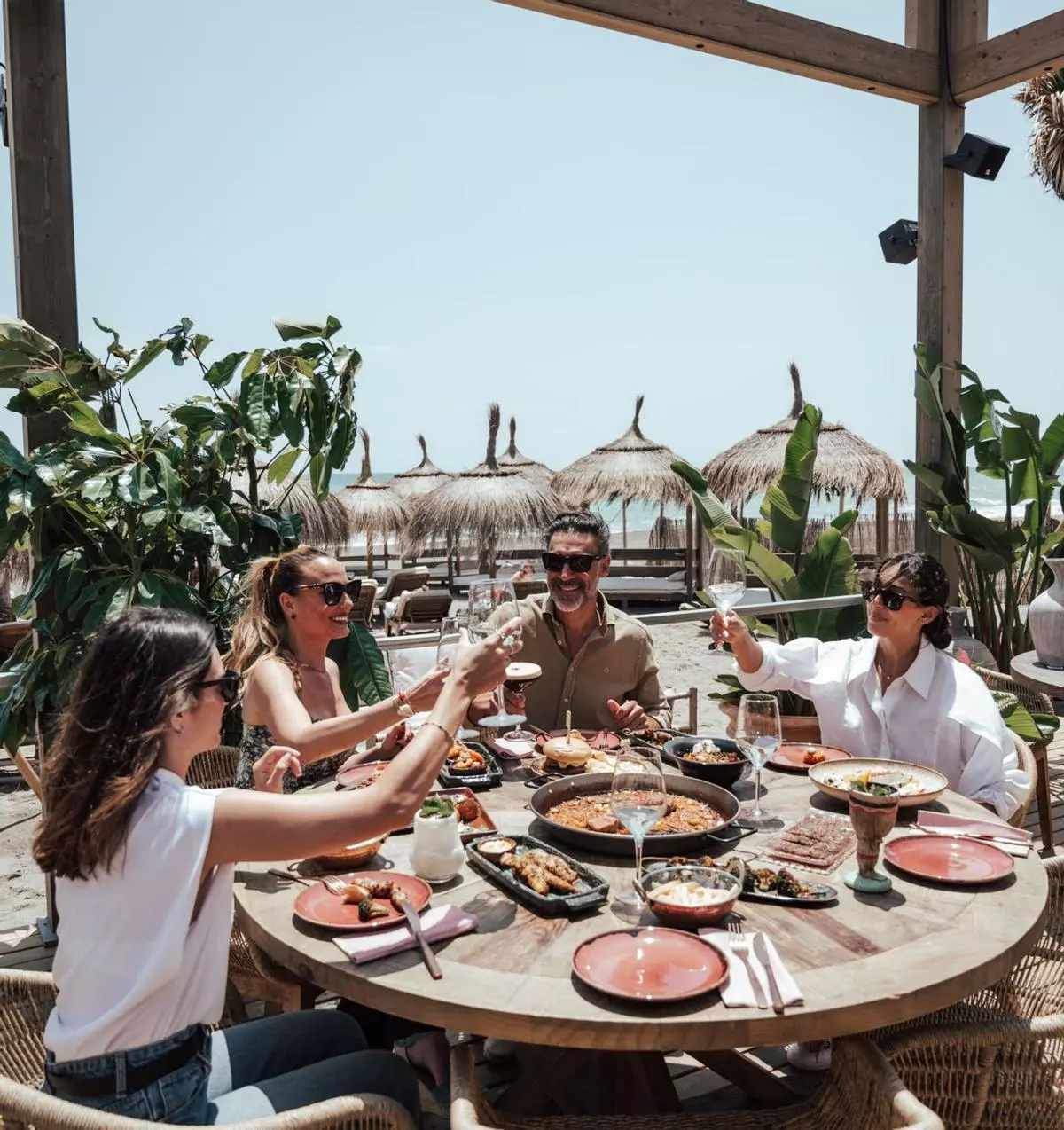 Santo Pitote, la mejor combinación de gastronomía y ocio frente al mar