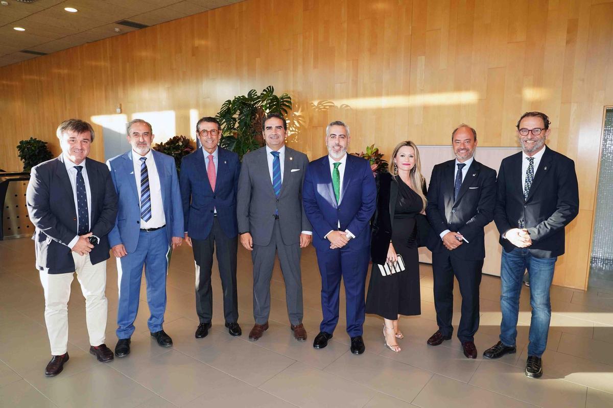 Gala de entrega de los Premios Málaga 2024, imágenes de los premiados y recepción de los invitados al Auditorio Edgar Neville