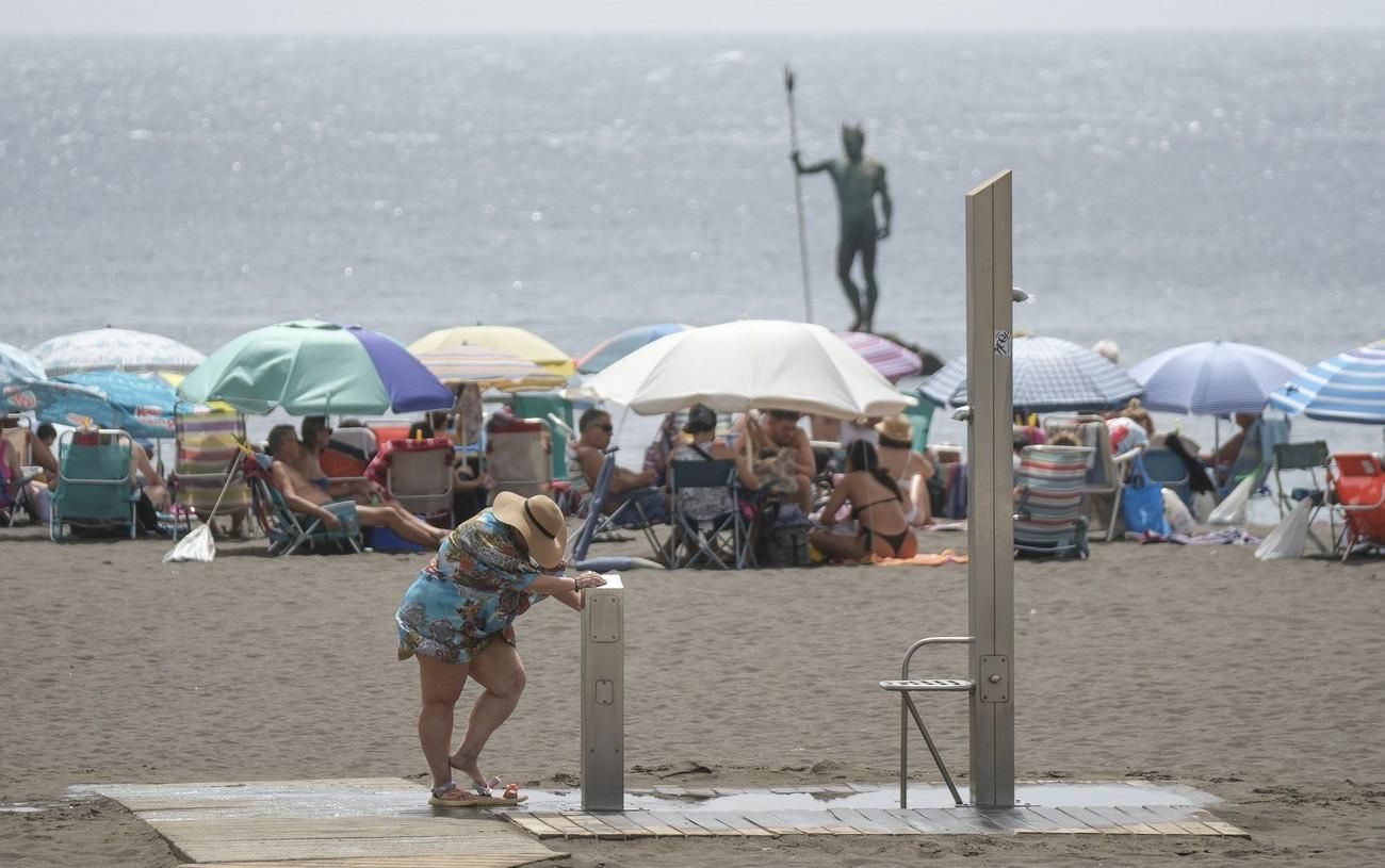Domingo de calor y playa en Melenara