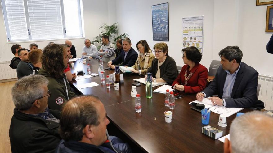 Reunión entre pescadores, Principado y la secretaria de estado de Pesca, hoy, en El Musel.