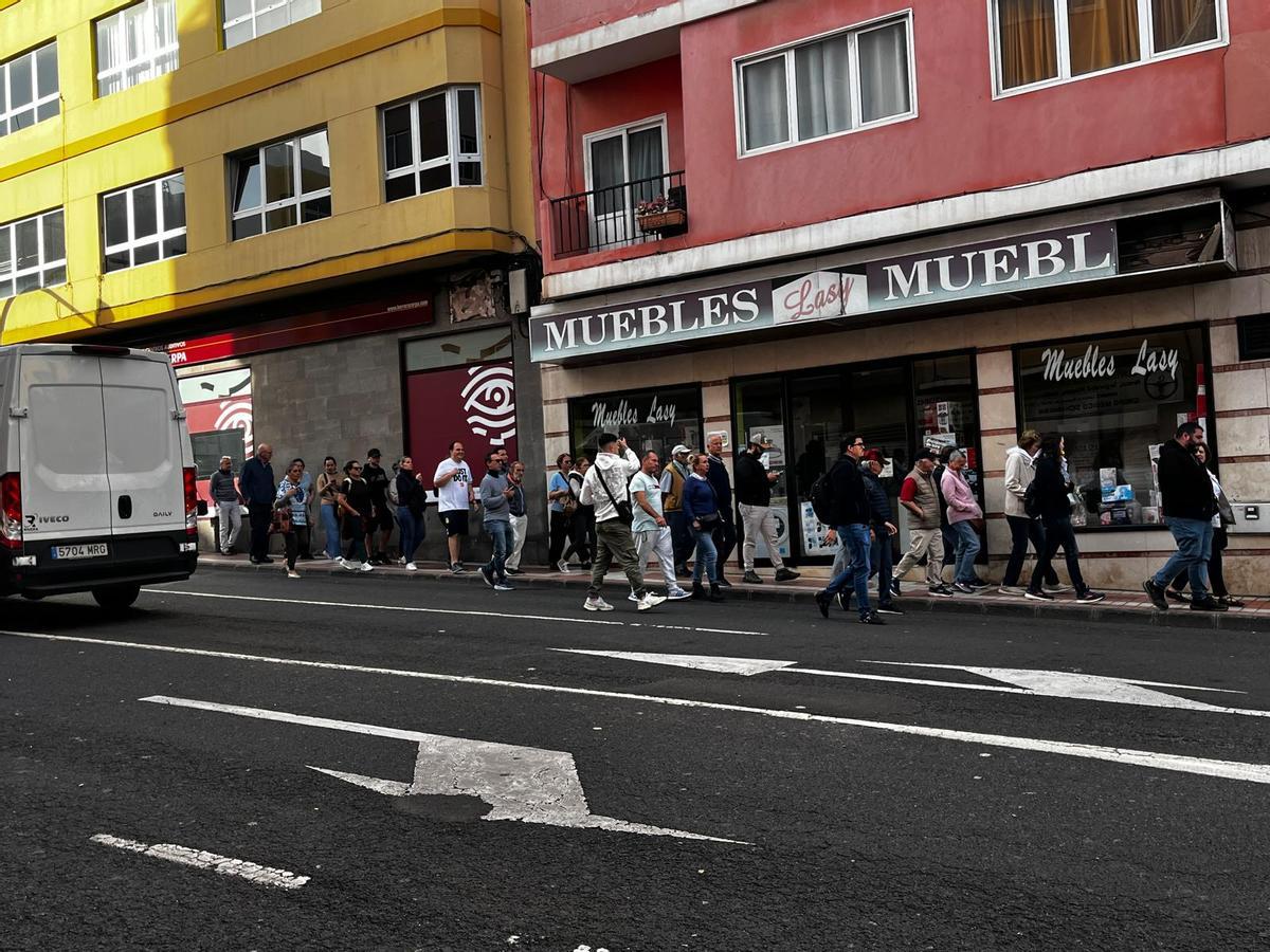 La manifestación, a su paso por la calle Zaragoza.
