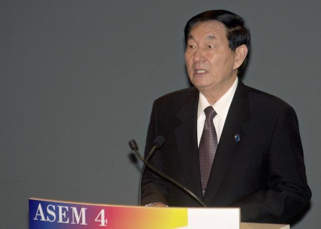 Fallece a los 98 años el ex primer ministro chino Zhu Rongji