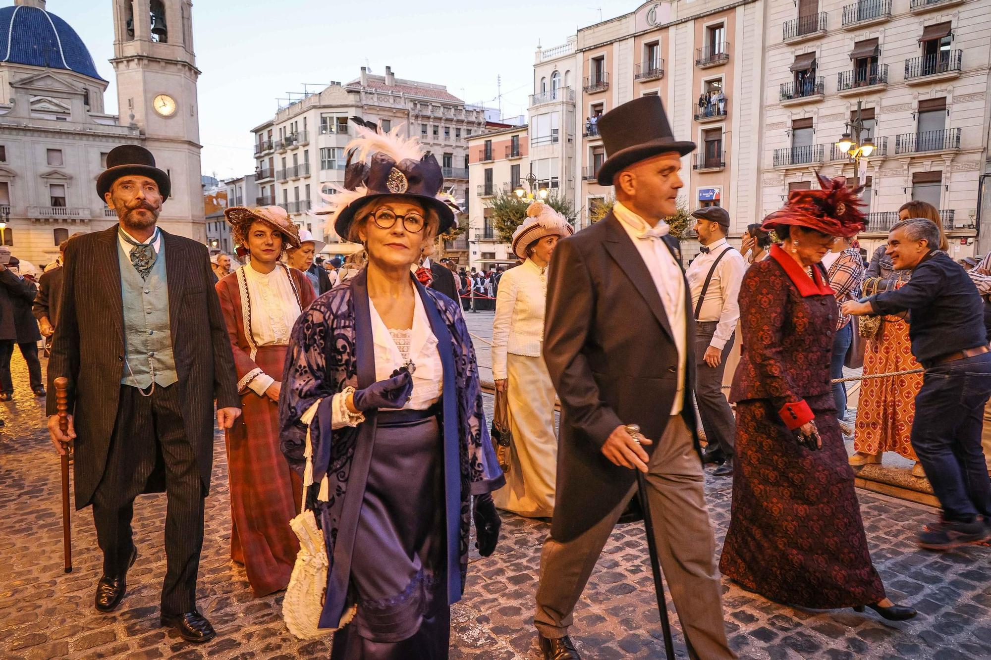 Inicio de la Feria Modernista de Alcoy 2025