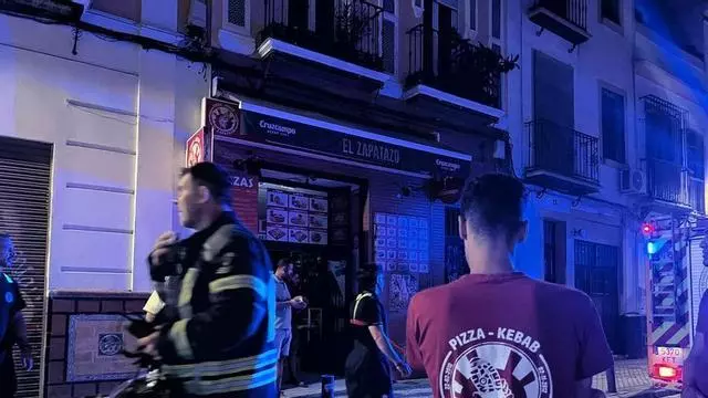 Vídeo | Un contador sale ardiendo en la Alameda