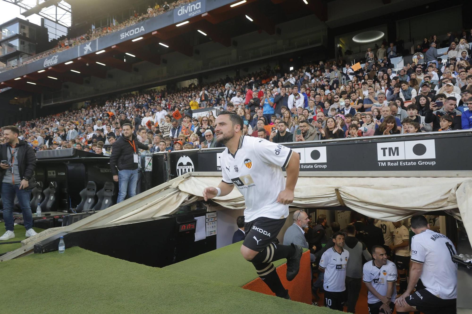 ¡Qué recuerdos! Las fotos del homenaje al Valencia del Triplete