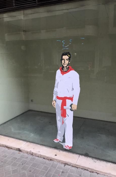 El mallorquín Brandon Thomas, convertido en un grafiti en Pamplona